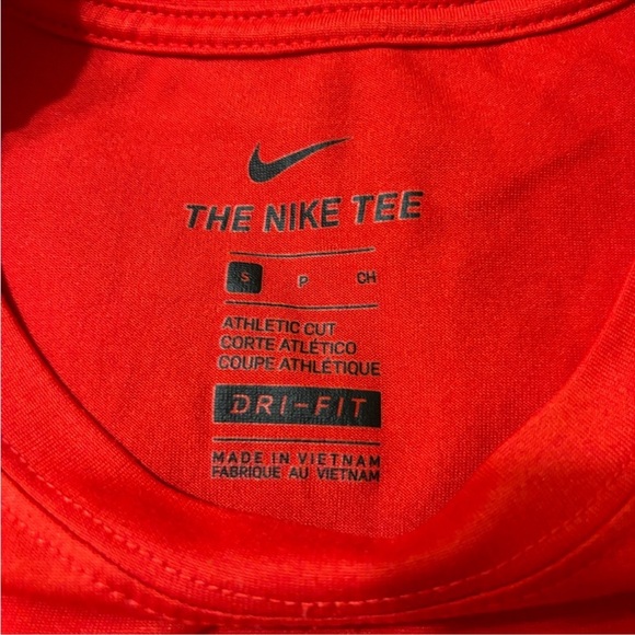 Nike bundle size small 2 tees and one long sleeve - Picture 12 of 12